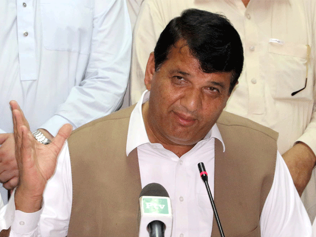 پشاور سے نواز شریف ریلی کے لیے امیر مقام کی قیادت میں کارکن اسلام آباد روانہ 
