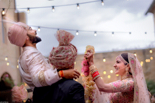 ویرات انوشکا کا شاہد آفریدی کو شادی کی مبارکباد دینے پر شکریہ 