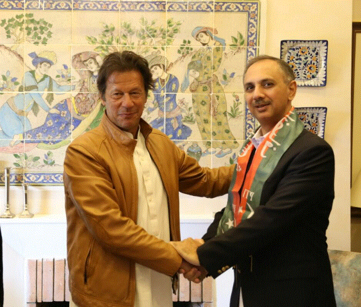 مسلم لیگ ن کے سابق وزیر مملکت عمر ایوب نے پی ٹی آئی میں شمولیت کا باضابطہ اعلان کر دیا 