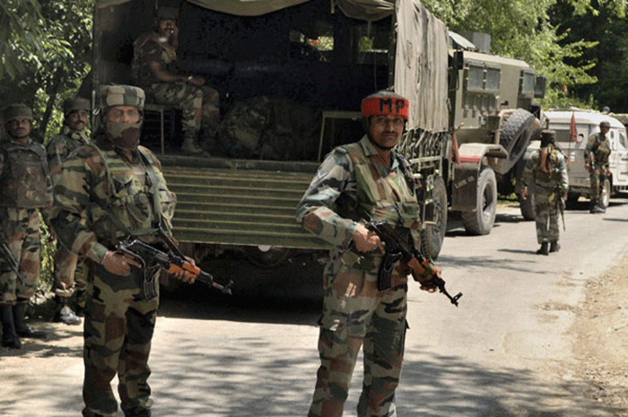 کشمیر: بھارتی فوج کی فائرنگ سے 6 نوجوان شہید 