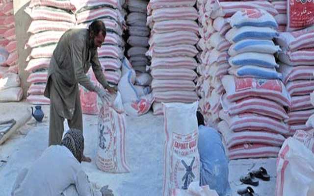 آٹے کی قیمتوں میں اضافہ ، 20 کلو کا تھیلا 765 روپے تک پہنچ گیا