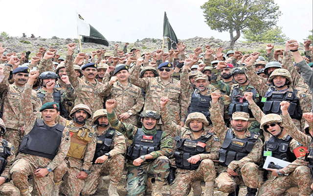 مشرقی سرحد پر ہر قسم کی صورتحال کا سامنا کرنے کیلئے تیار ہیں : آرمی چیف