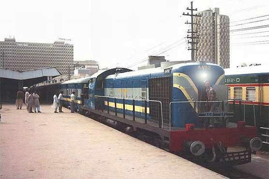 کراچی میں لوکل ٹرینوں کو آزمائشی بنیادوں پر چلانے پر اتفاق