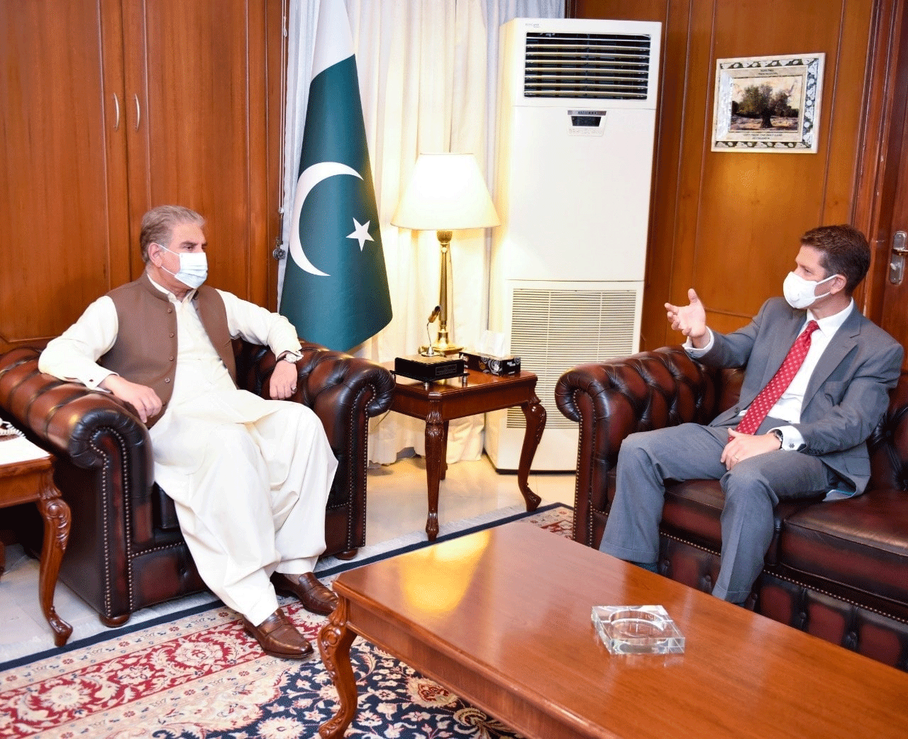وزیر خارجہ شاہ محمود قریشی سے برطانوی سفیر کی ملاقات، دو طرفہ تعلقات کے فروغ پر گفتگو