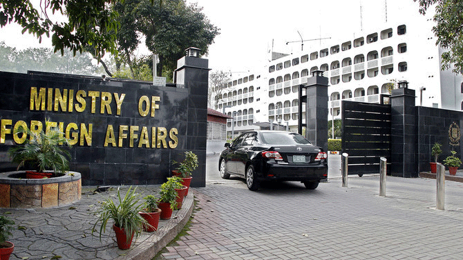 Ceasefire violations at LOC, Foreign Office summons Indian Chief of Staff