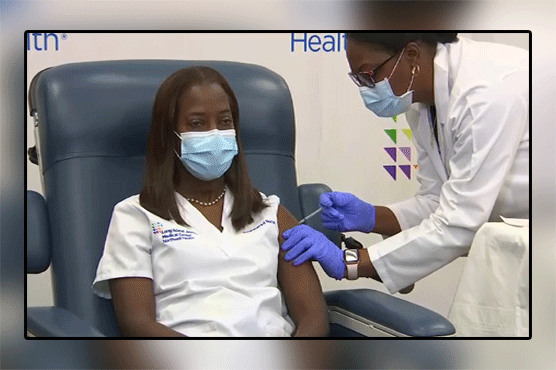Nurse sandra lindsay became the first American to use the vaccine