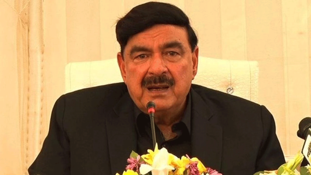 The government is ready to increase the salaries of government employees by 40 percent, Home Minister