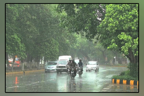 The thunderstorms rained openly, the citizens were saved from many days of suffocation