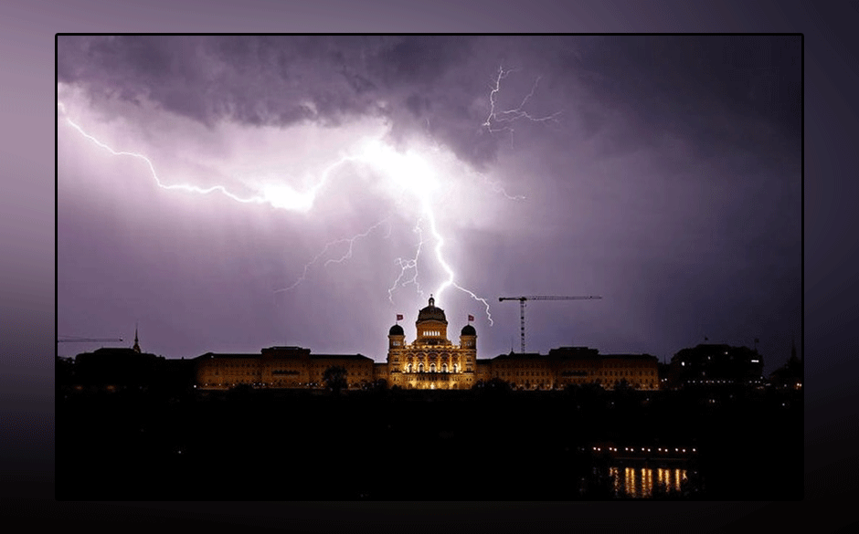 In India, 11 people were burnt to death by lightning