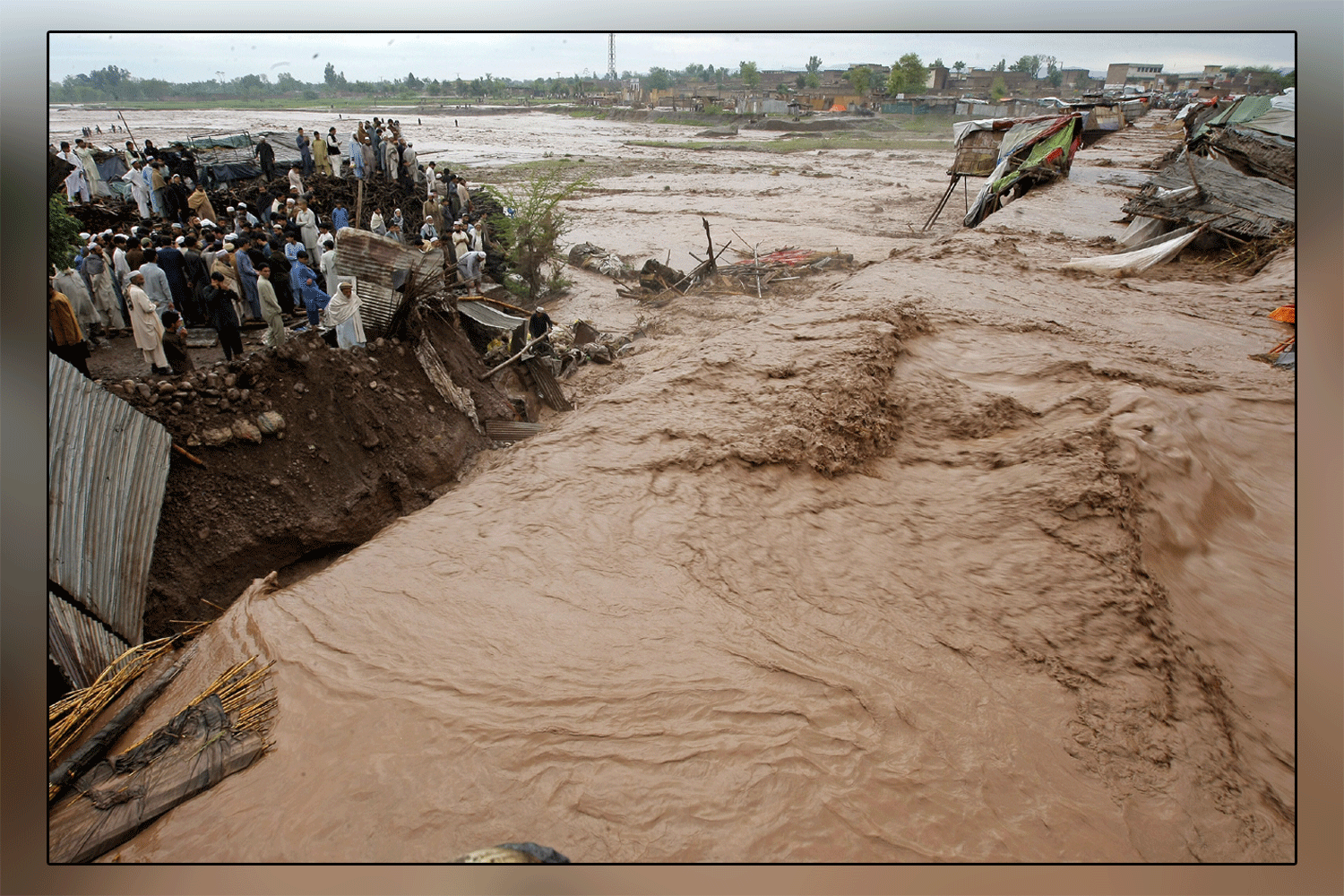 Heavy rains in Pakistan, several killed, including two sisters, floods in Abbottabad, 50 vehicles destroyed, bridge washed away