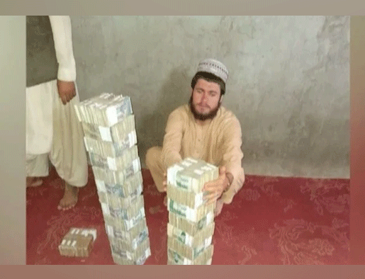 The Taliban seized Rs. 3 billion worth of currency from Afghan intelligence officials